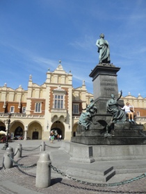 Hauptmarkt und Tuchhallen in Krakau. Foto: Alexander Ehrlich, City Tours GmbH